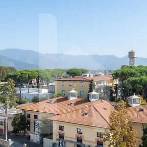 Homiday - Il Giardino --1 Min Ospedale Cisanello--aeroporto Free Parking-- Pisa