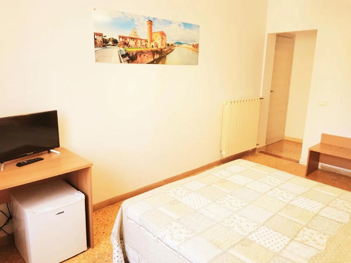 Bed And Breakfast Sognando Verso La Torre Pisa
